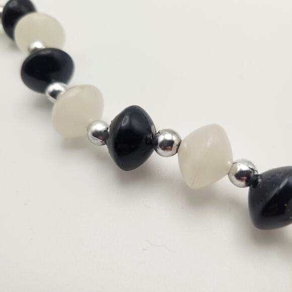 Alien Glow Rave Necklace Vintage 19" long White Black Silver Area 51 - Picture 7 of 9